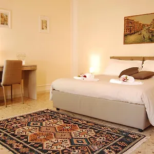  Apartment Cozy Quiet Guglie Italien